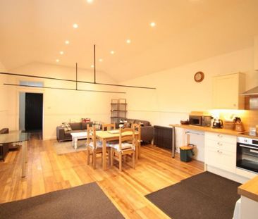2 bedroom barn conversion to rent - Photo 2