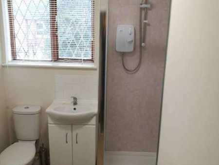 4 bedroom house of multiple occupation to rent - Photo 5