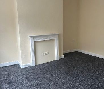 2 bedroom end of terrace house to rent - Photo 3