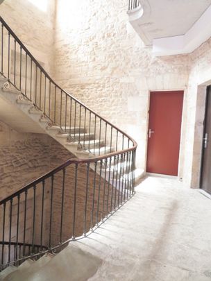 STUDIO Meublé, 23m², Rue des Marchands, 465€ H.C, Nîmes-centre - Photo 1