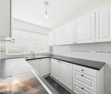 2 bedroom ground floor flat to rent - Photo 3