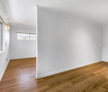 “POSITIONED AT THE TOP OF PRING ST OFFERING VIEWS, POSITION AND LIF... - Photo 5