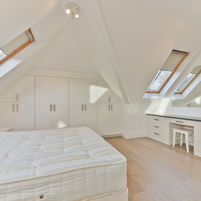 2 bed Flat To Let - Photo 1