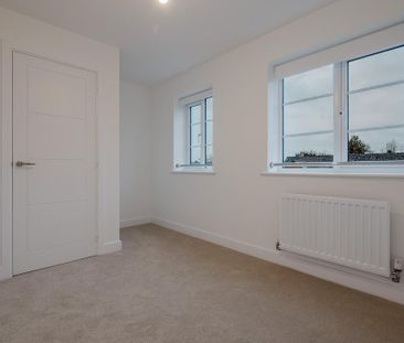 2 bedroom semi-detached house to rent - Photo 2