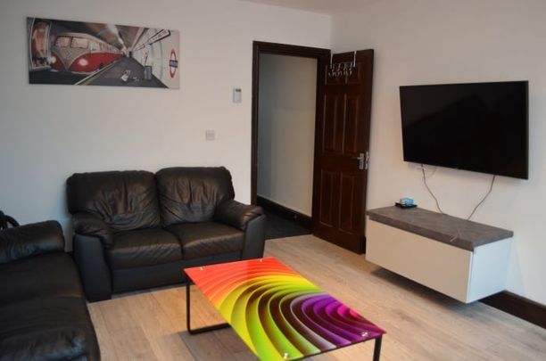 54 Tiverton Road - Photo 1