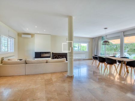 Excellent 6 Bedroom house / villa for rent in Platja d'Aro, Costa Brava - Photo 2