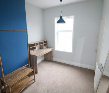 Victoria Crescent, Staffordshire, Burton upon Trent, DE14 - Photo 1