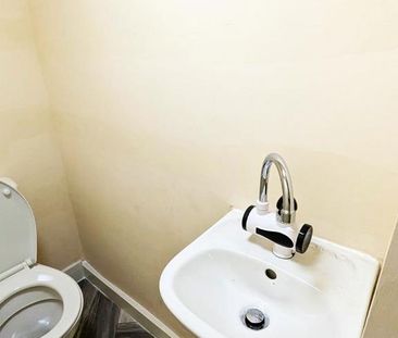 Studio to rent - Photo 6