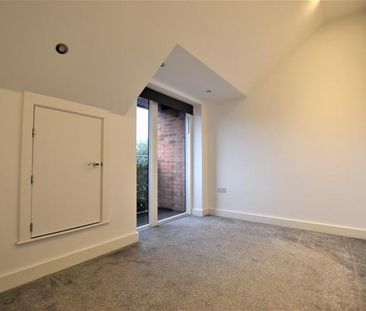 3 Bedroom Terraced To Let - Photo 2