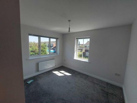 3 bedroom semi-detached house to rent - Photo 4