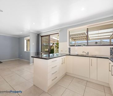 3 Bedroom Family Home with Outdoor Patio! - Photo 3
