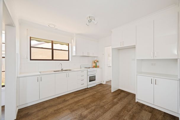 NEAT & SPACIOUS 2 BEDROOMS UNIT WITH PRIVATE COURTYARD - Photo 1
