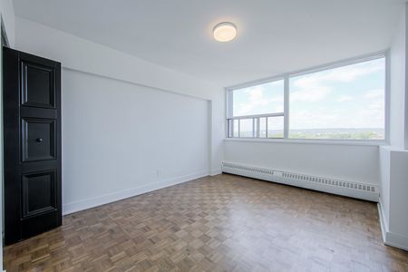 North Shore Towers - Photo 5