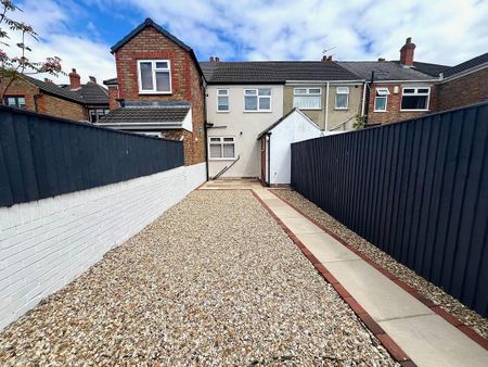 2 bedroom terraced house to rent - Photo 5