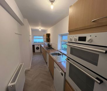 2 bedroom terraced house to rent - Photo 5