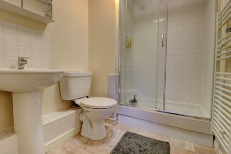 2 bedroom flat to rent - Photo 5