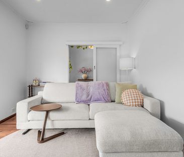 Stunning Renovated Home with Pool in Central Dianella! - Photo 3