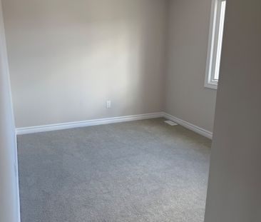 For Lease - 351 Les Emmerson Drive, Barrhaven, Ontario - Photo 4