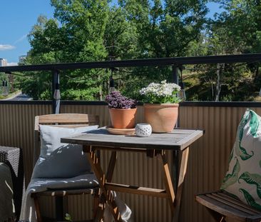 Rågsvedsvägen, Bandhagen - Photo 2