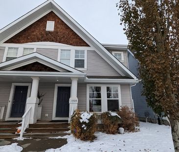 3 bedroom house in Summerside | 1909 71 Street Southwest, Edmonton - Photo 1