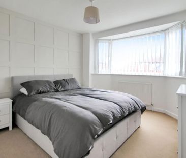 3 bedroom semi-detached house to rent - Photo 4