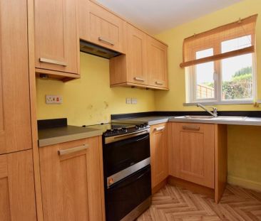 2 bedroom end of terrace house to rent - Photo 5