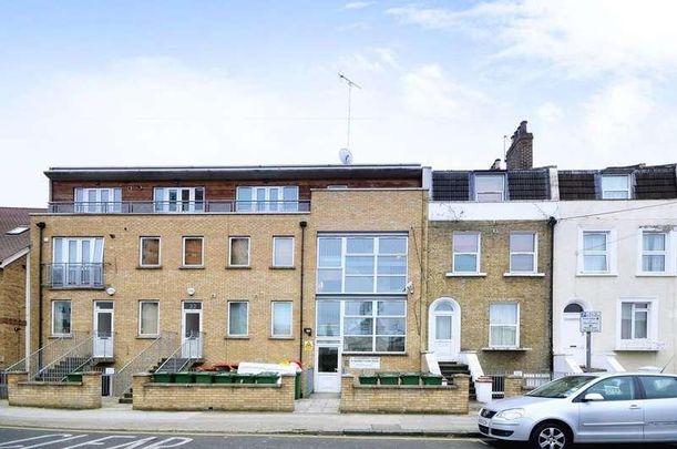 Manbey Park Road, Stratford, E15 - Photo 1