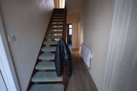 4 Bedroom House To Rent in Ensbury Park - £2,800 pcm Tenancy Info - Photo 5