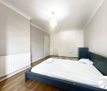 1 bedroom in a house share to rent - Photo 3