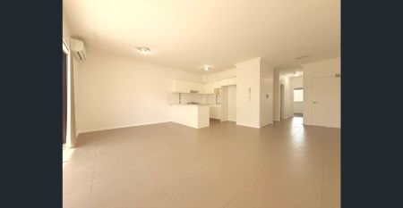 "Spacious 2 Bedroom Apartment, In Ideal Location" - Photo 2