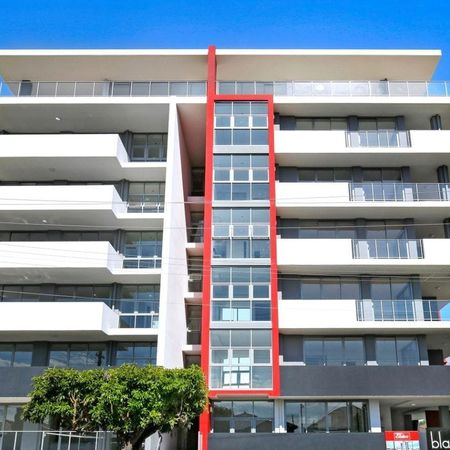 NEAR NEW LUXURY 1 BEDROOM UNIT - 'OCEAN AIR' - Photo 4