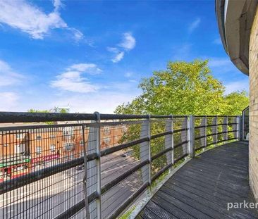 Quadrant Court, Jubilee Square, Reading, Berkshire, RG1 - Photo 5