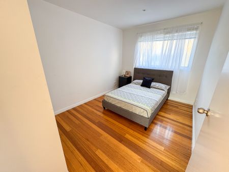MELBOURNE CITY VIEW TWO BEDROOM APARTMENT. - Photo 4