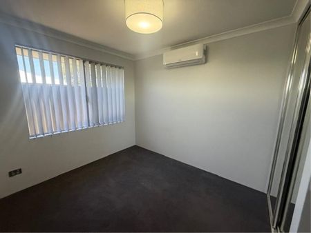 24 Freesia St, Piara Waters - Photo 4