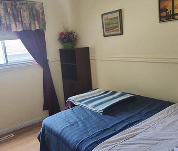 Belle chambre tout inclus à louer dans une maison à Laval - Photo 1