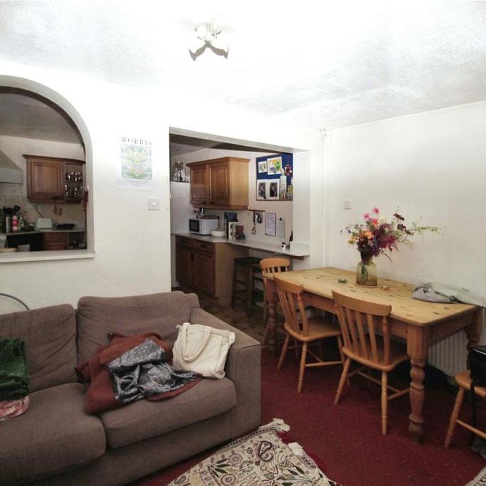 3 bedroom end of terrace house to rent - Photo 1