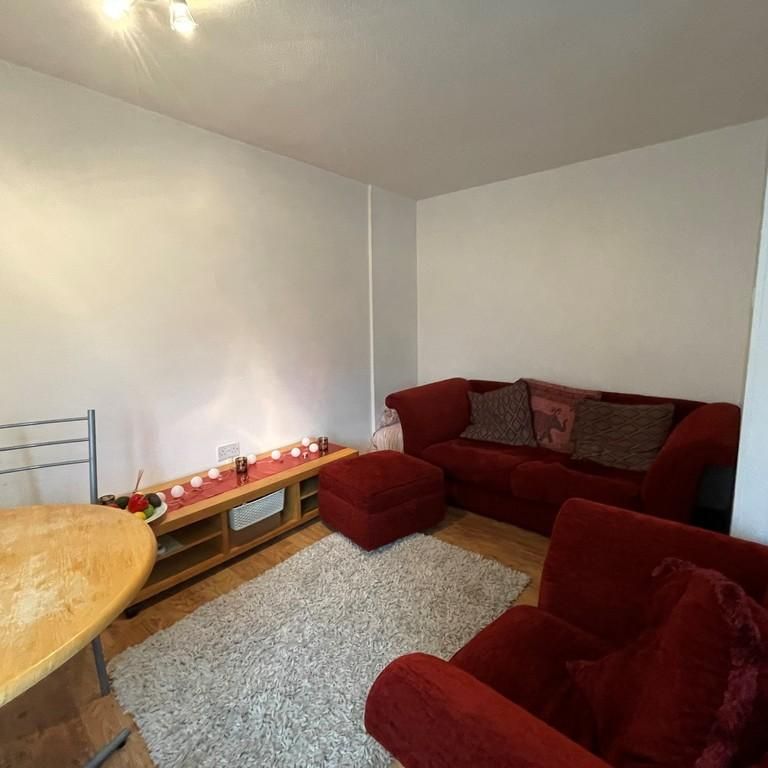 3 bedroom apartment to rent - Photo 1