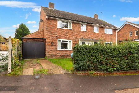 Elmbridge Lane, Woking - 3 bedrooms Property for lettings - Seymours - Photo 2