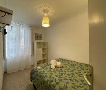 Carrer de la Mare de Déu dels Desemparats, Barcelona, Catalonia 08012 - Photo 5