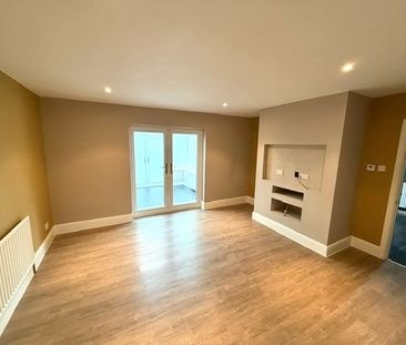 3 Bed Terraced House, Throstle Walk, LS10 - Photo 1