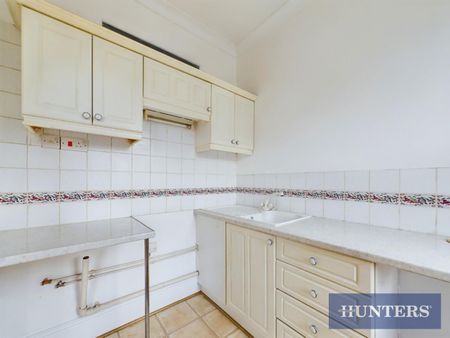 1 bedroom Flat To Let - Photo 4