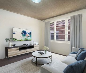 Bright & Spacious Living - Photo 3