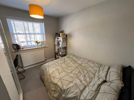 Modern Bed Student Flat // Sep, LN5 - Photo 5