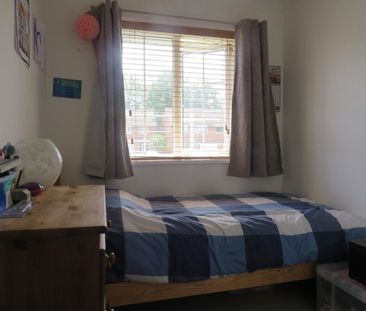 3 bedroom chalet to rent - Photo 3