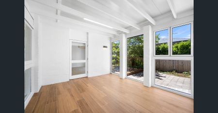 Holding Deposit Received - Photo 2