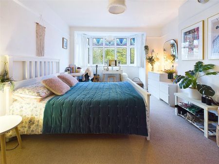 4 bedroom semi-detached house to rent - Photo 5