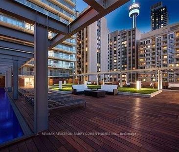 8 Mercer Street condo — Toronto, ON (3-Bedroom) - 3 Bedroom - Photo 2