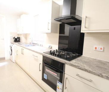 1 bedroom in a house share to rent - Photo 1