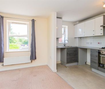 2 bed Apartment To Let - Photo 3