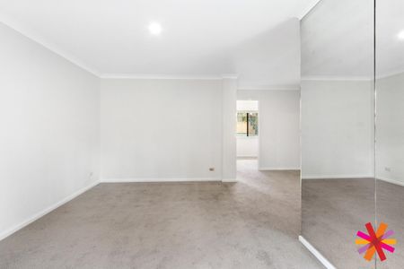 LOVELY CENTRAL 2 BEDROOM 1 BATHROOM RIVERSIDE APARTMENT - Photo 4